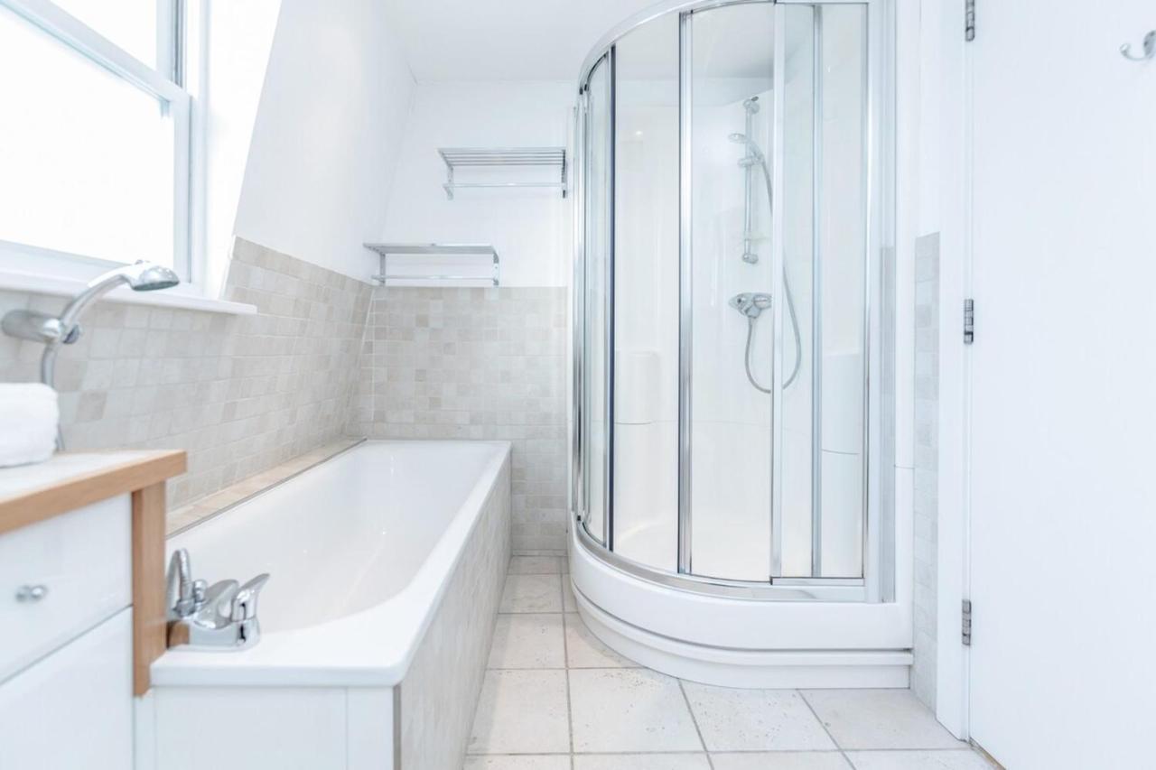 Beautiful 1 Bedroom Apartment In Victoria London Luaran gambar